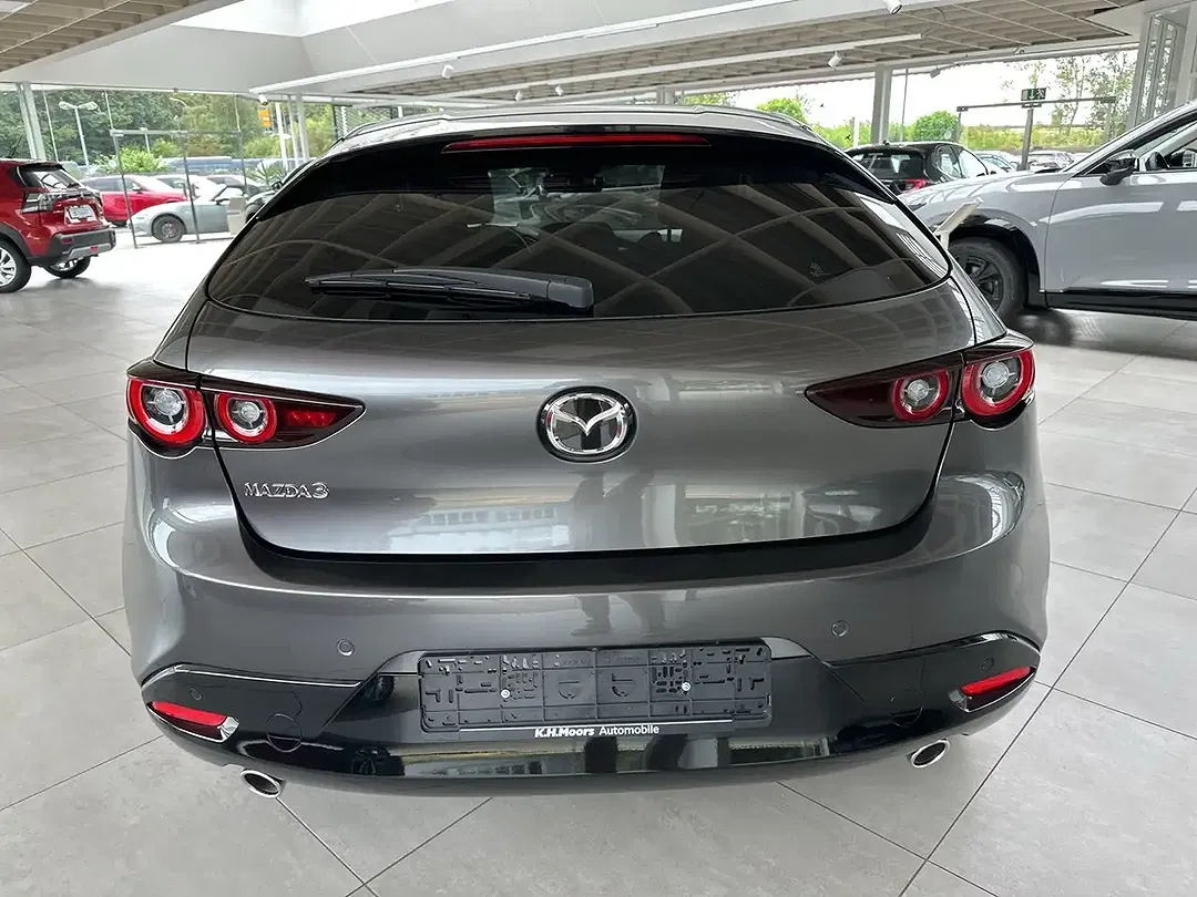 Mazda 3 - Thumbnail 3