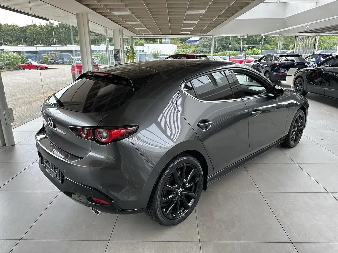 Mazda 3 - Thumbnail 4