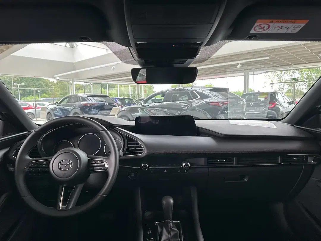 Mazda 3 - Thumbnail 6