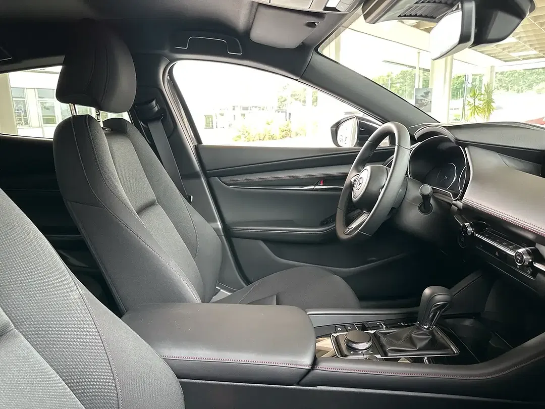 Mazda 3 - Thumbnail 7