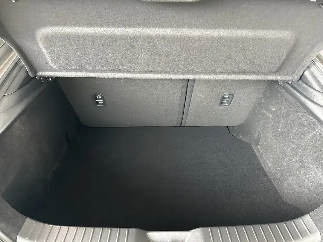 Mazda 3 - Thumbnail 8