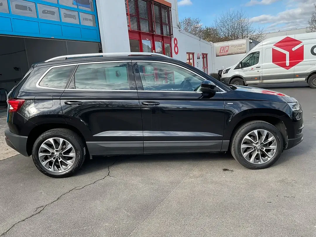 Skoda Karoq - Thumbnail 4