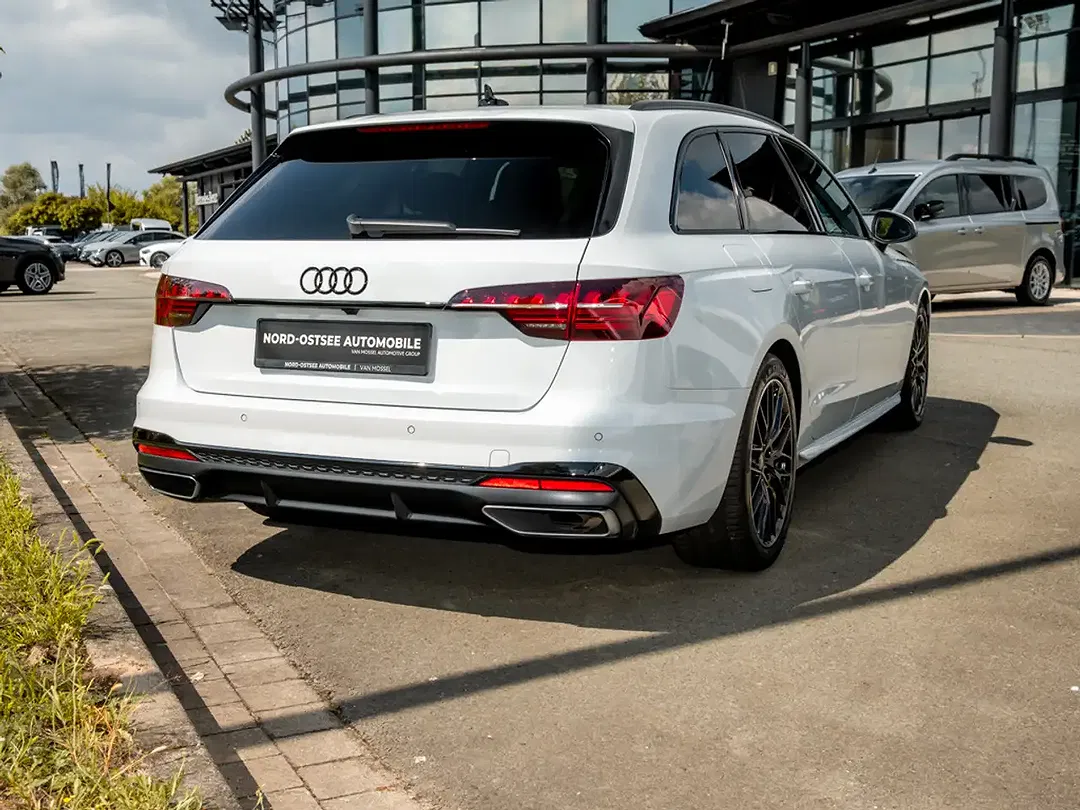 Audi A4 - Thumbnail 5