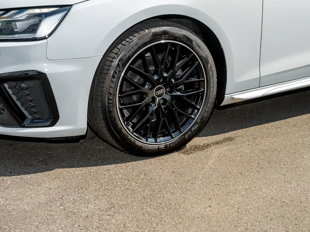 Audi A4 - Thumbnail 6