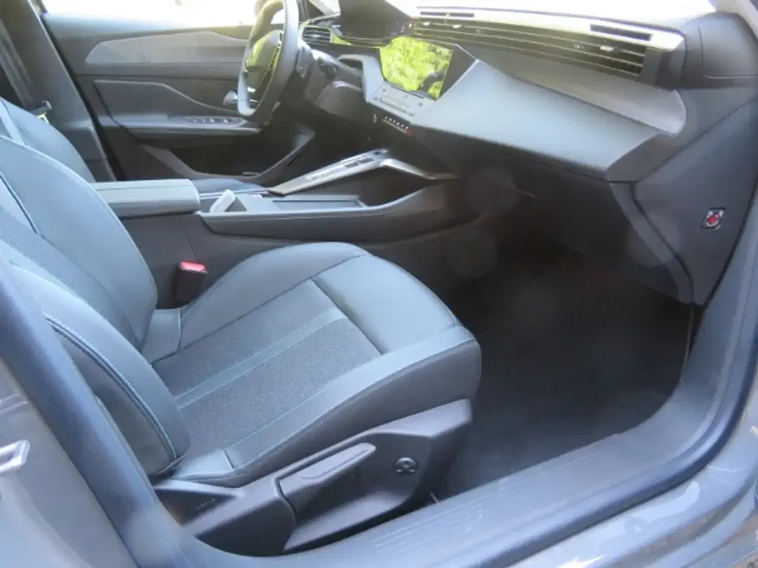 Peugeot 308 - Thumbnail 10