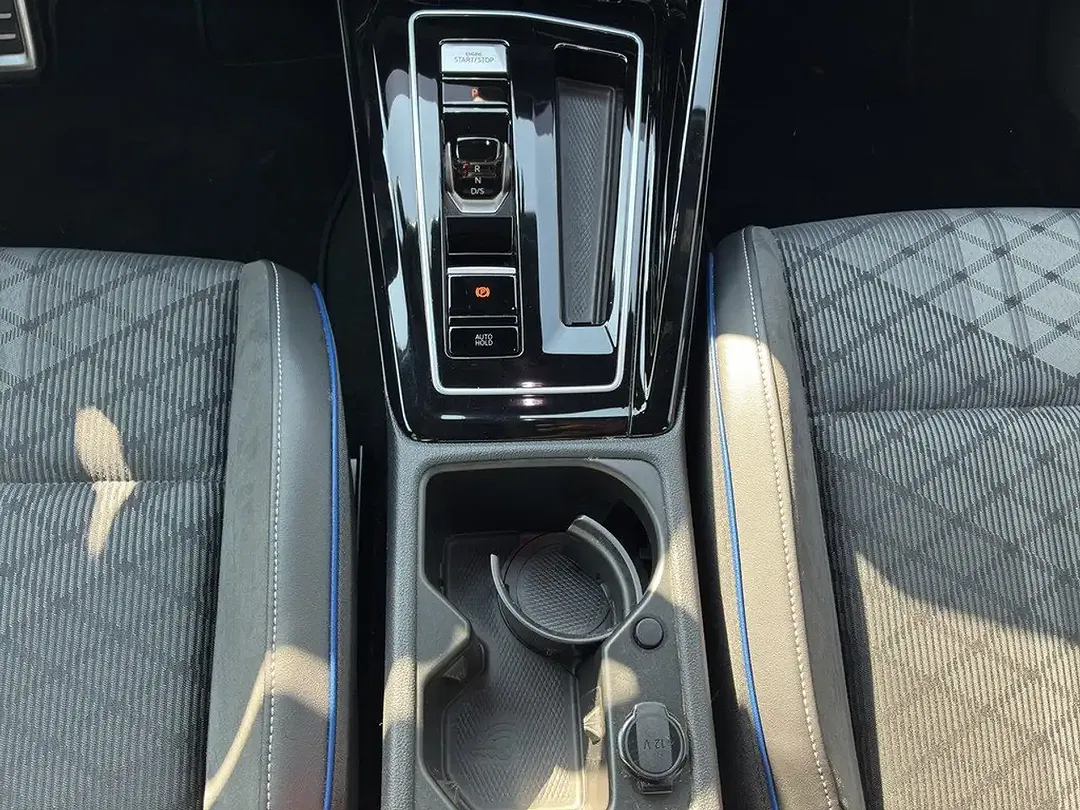 Volkswagen Golf - Thumbnail 13
