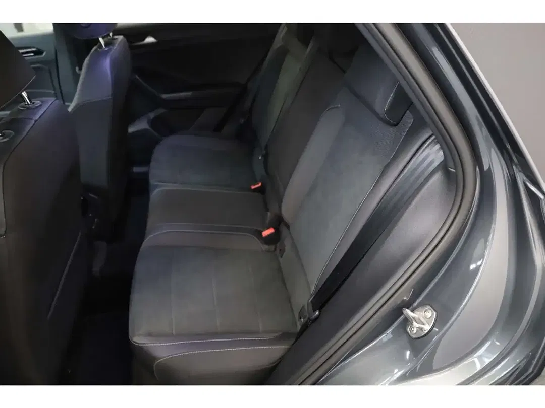 Volkswagen T-Roc - Thumbnail 14