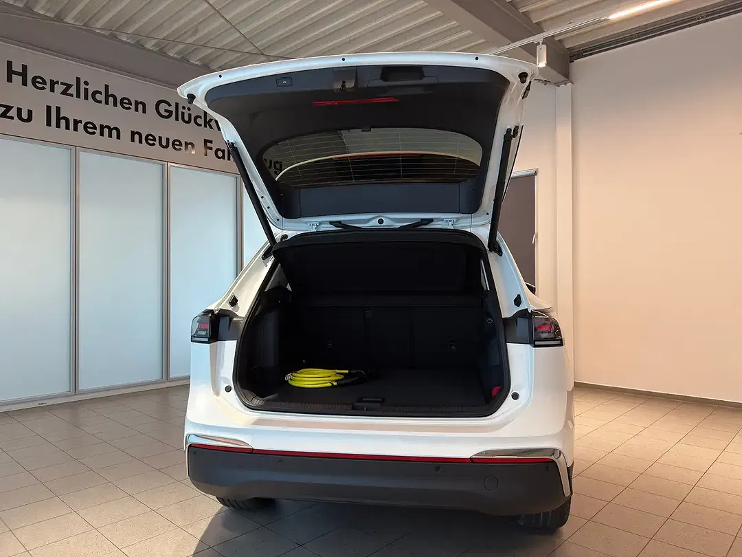 Volkswagen Tiguan - Thumbnail 13