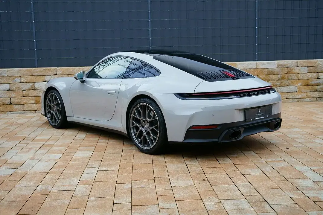 Porsche 992 - Thumbnail 6