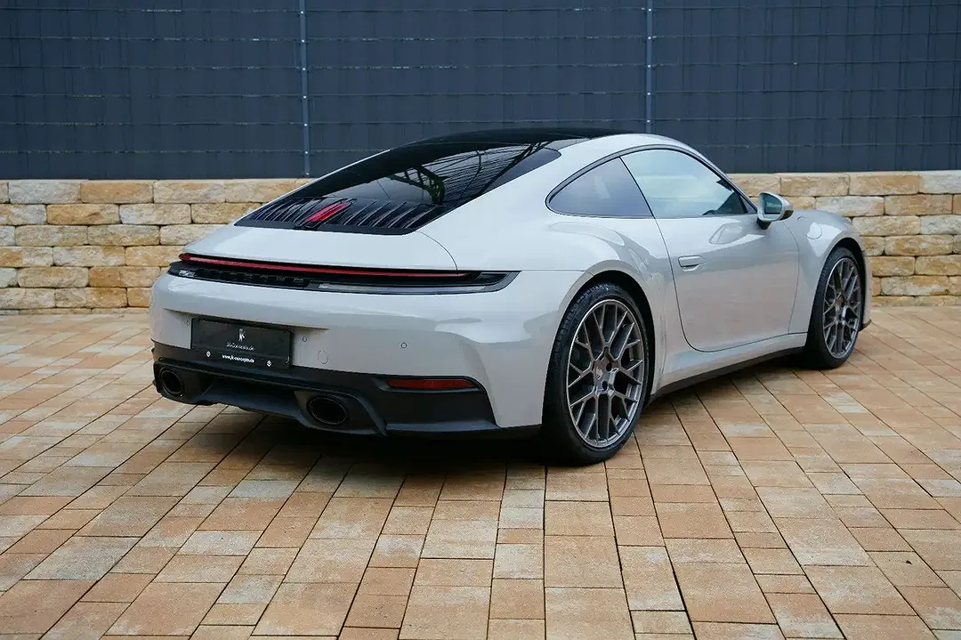 Porsche 992 - Thumbnail 8