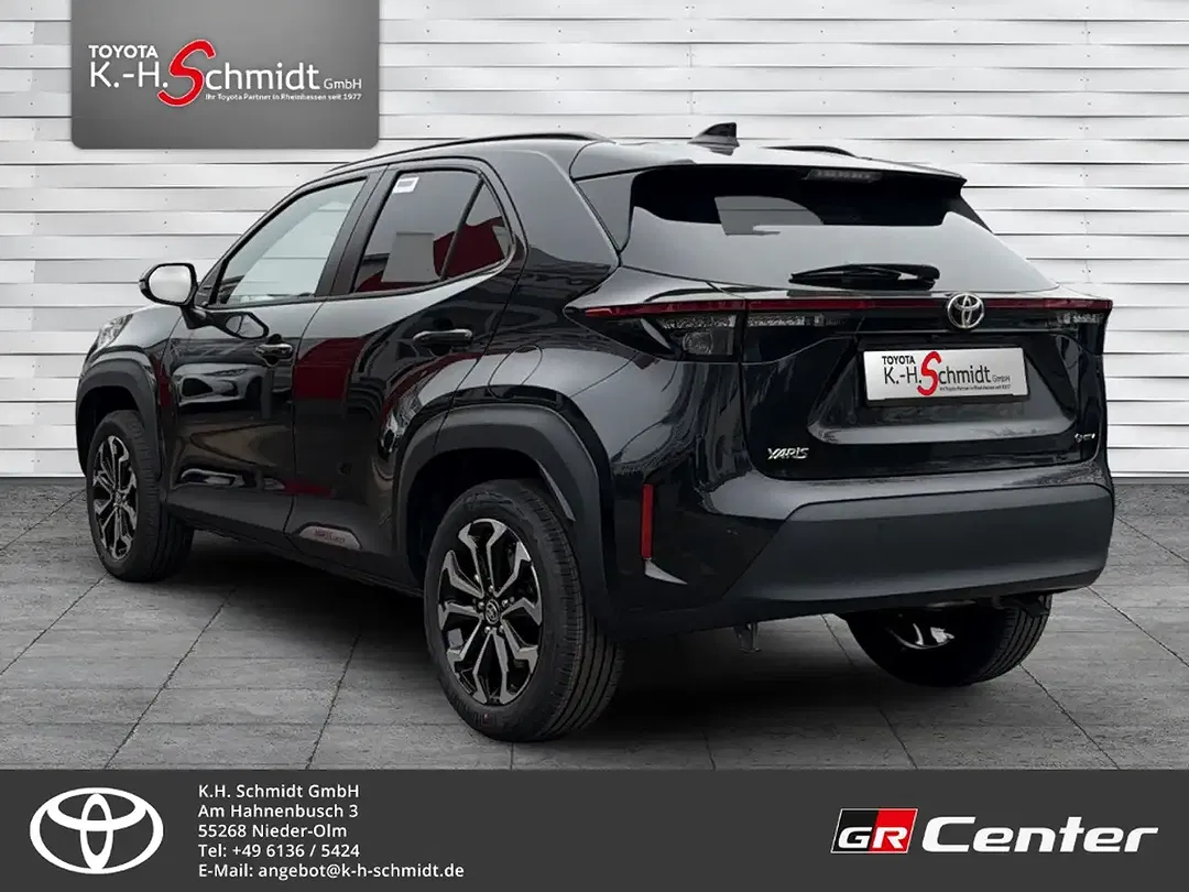Toyota Yaris Cross - Thumbnail 2