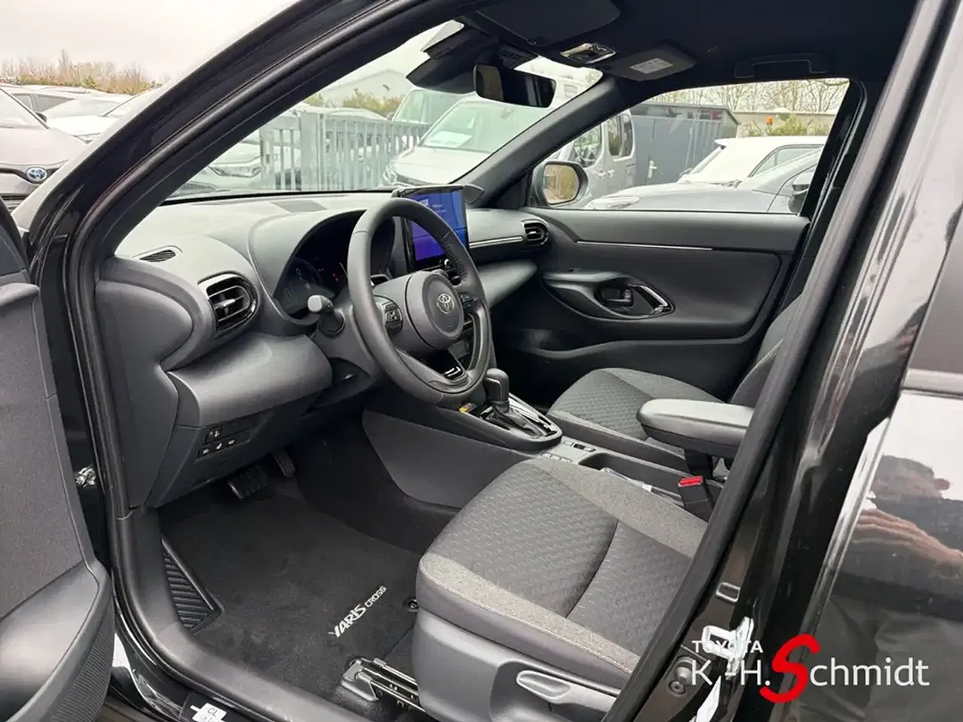 Toyota Yaris Cross - Thumbnail 7