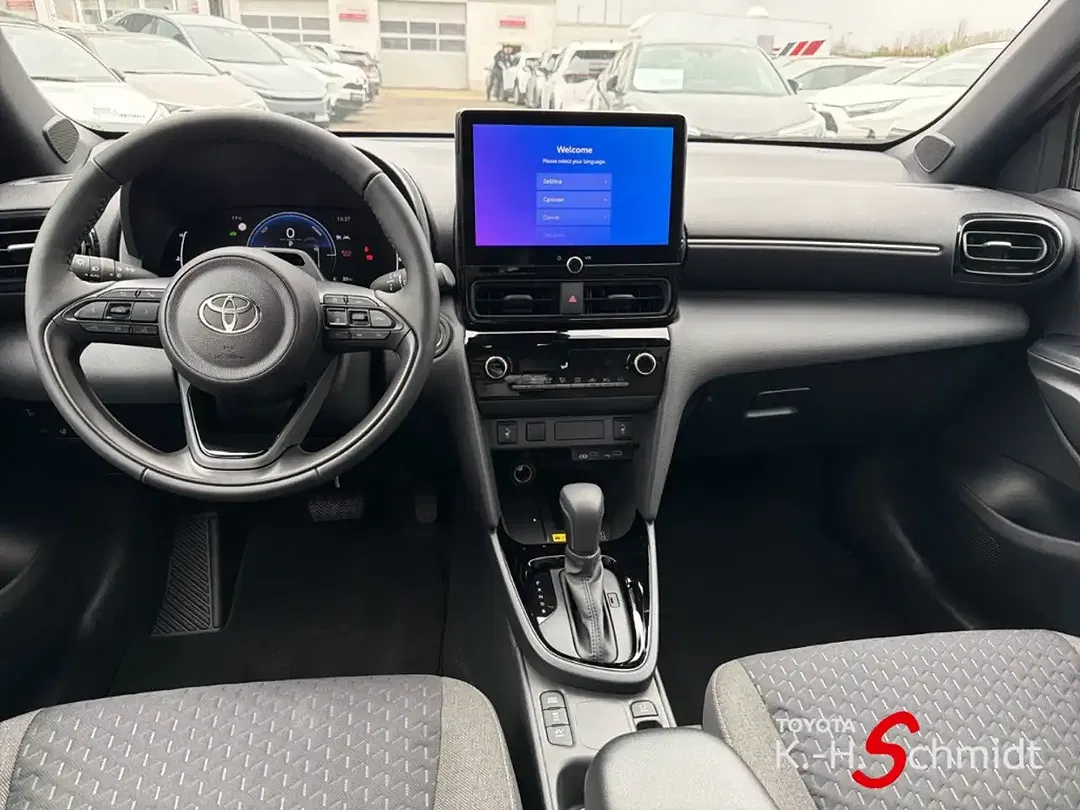 Toyota Yaris Cross - Thumbnail 8