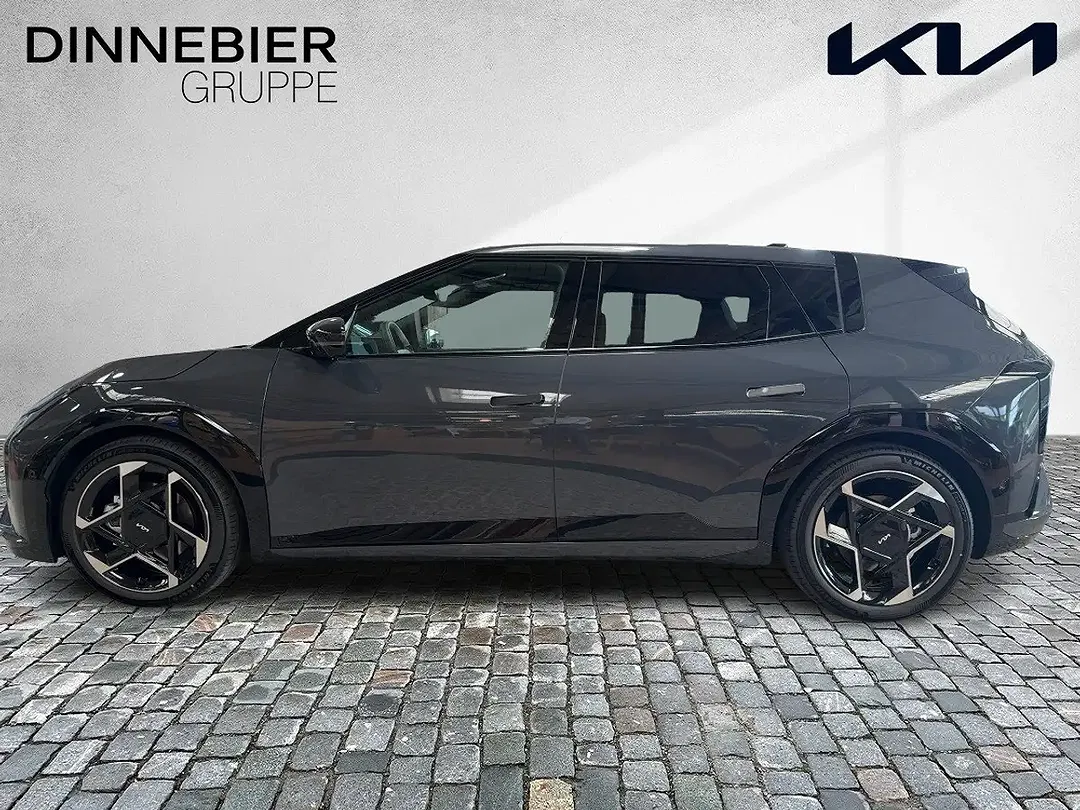 Kia EV4 - Thumbnail 3