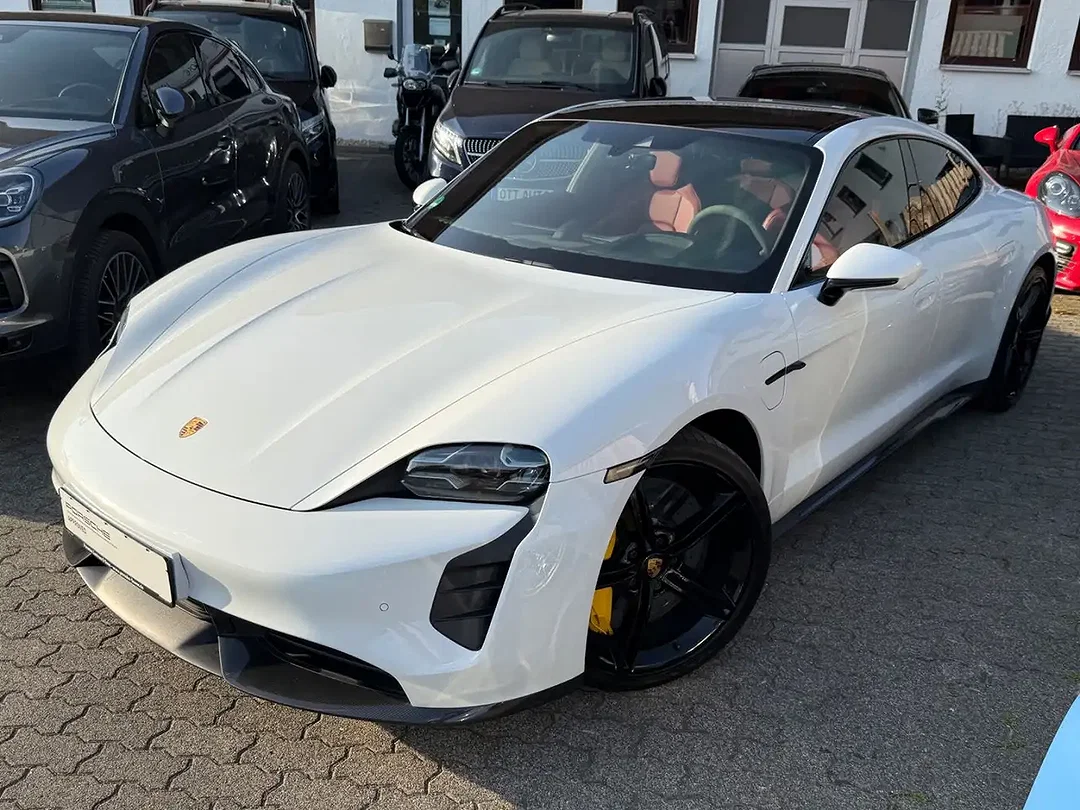 Porsche Taycan - Afbeelding 1
