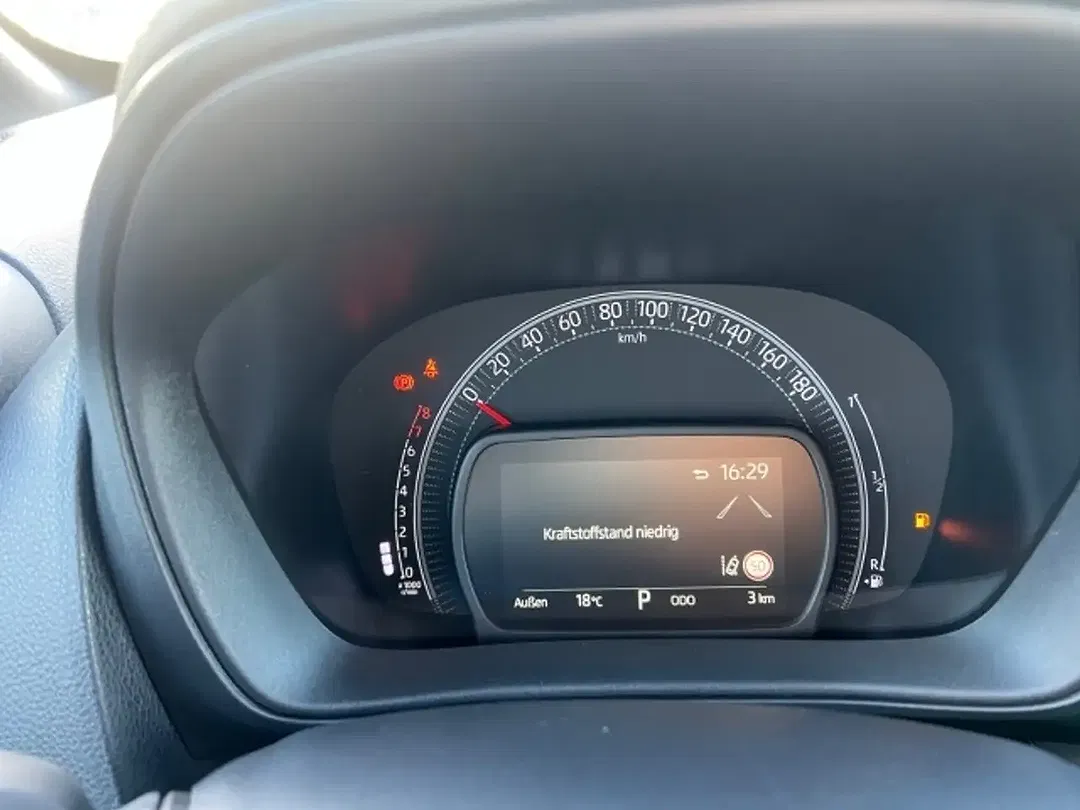 Toyota Aygo X - Thumbnail 8