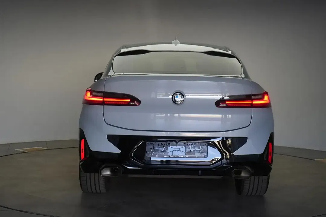BMW X4 - Thumbnail 6