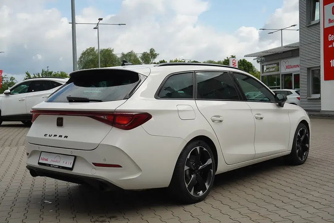 CUPRA Leon - Thumbnail 4