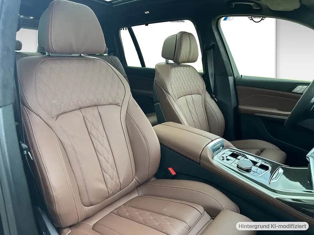 BMW X7 - Thumbnail 6