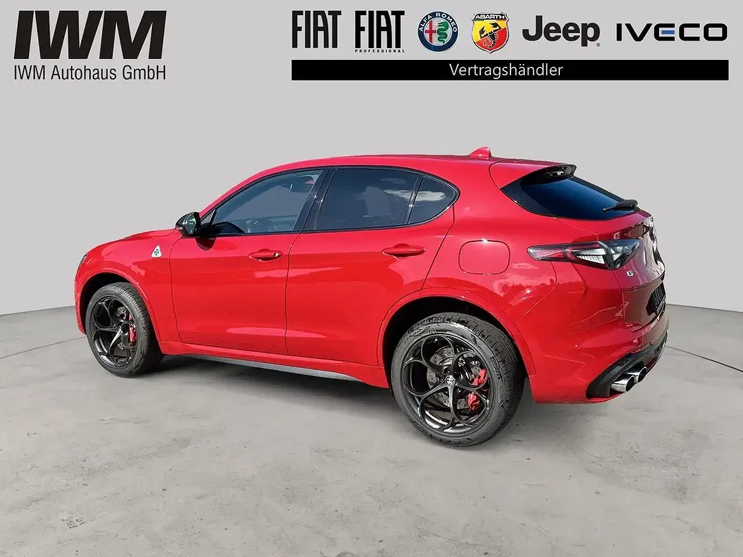 Alfa Romeo Stelvio - Thumbnail 3