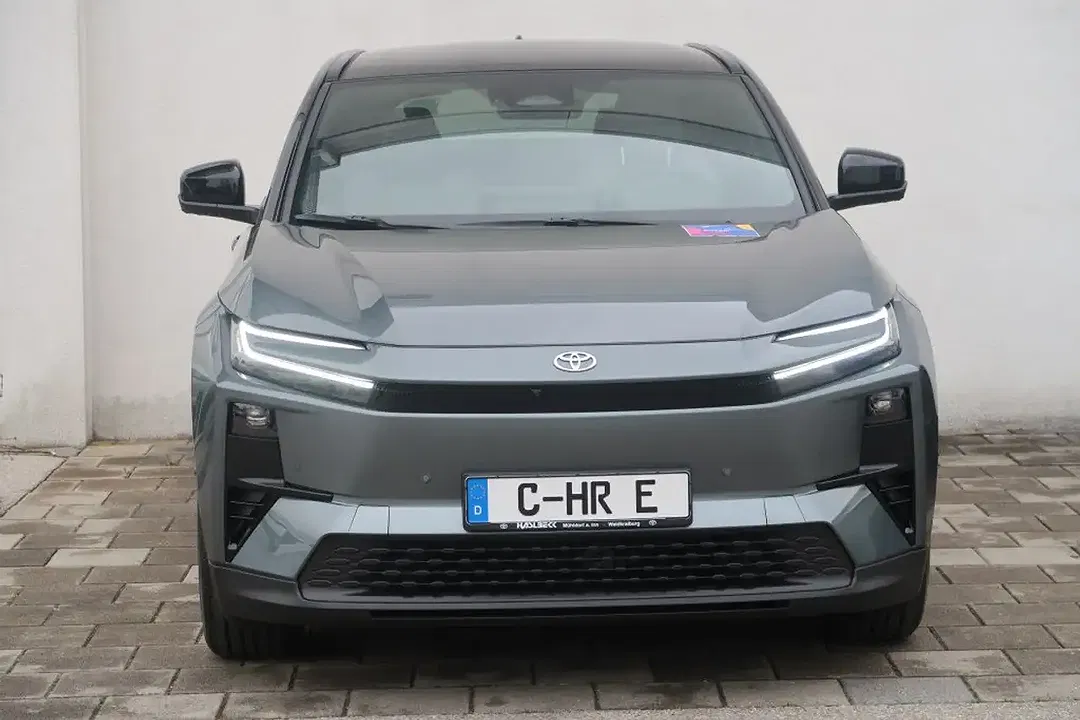 Toyota C-HR - Thumbnail 8