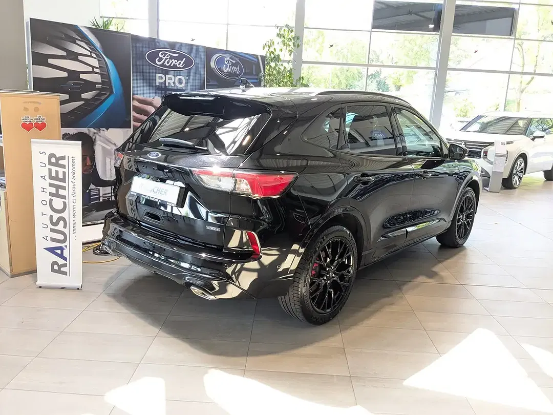 Ford Kuga - Thumbnail 3