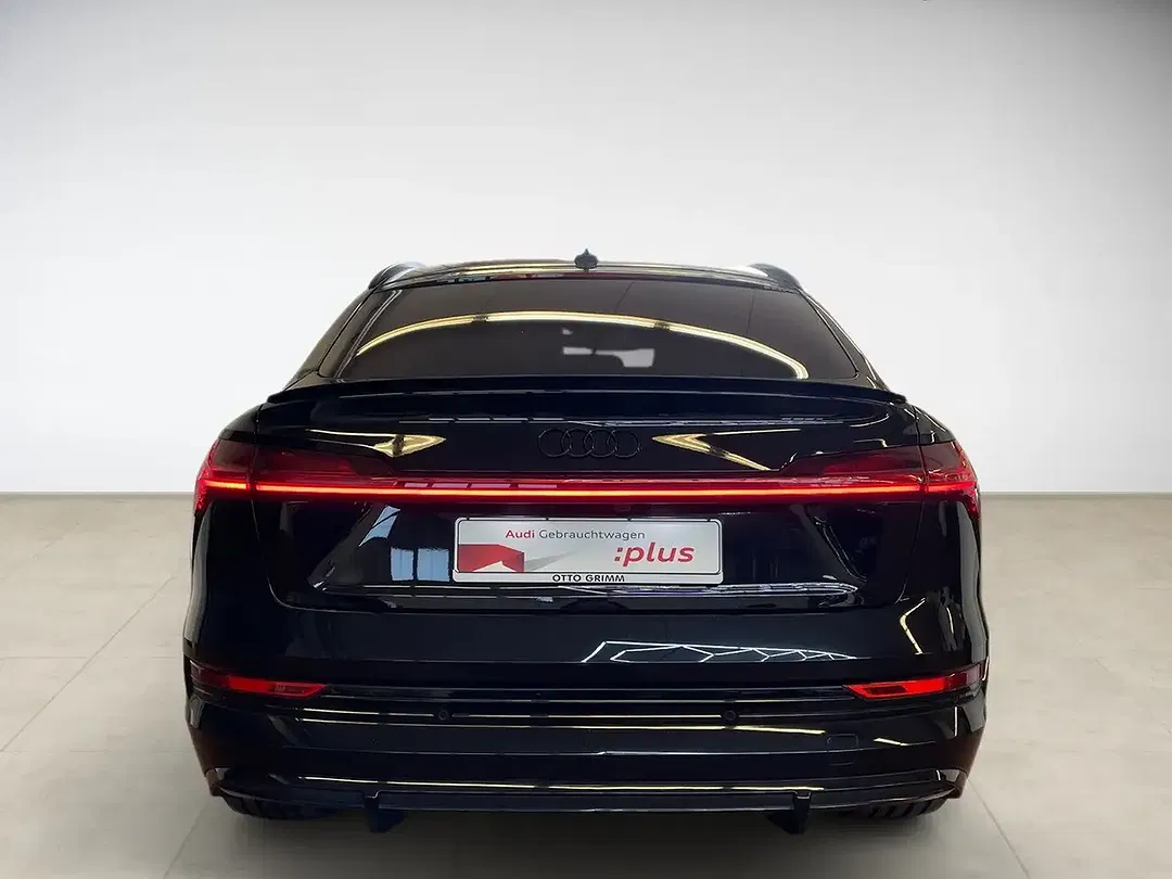 Audi e-tron - Thumbnail 6