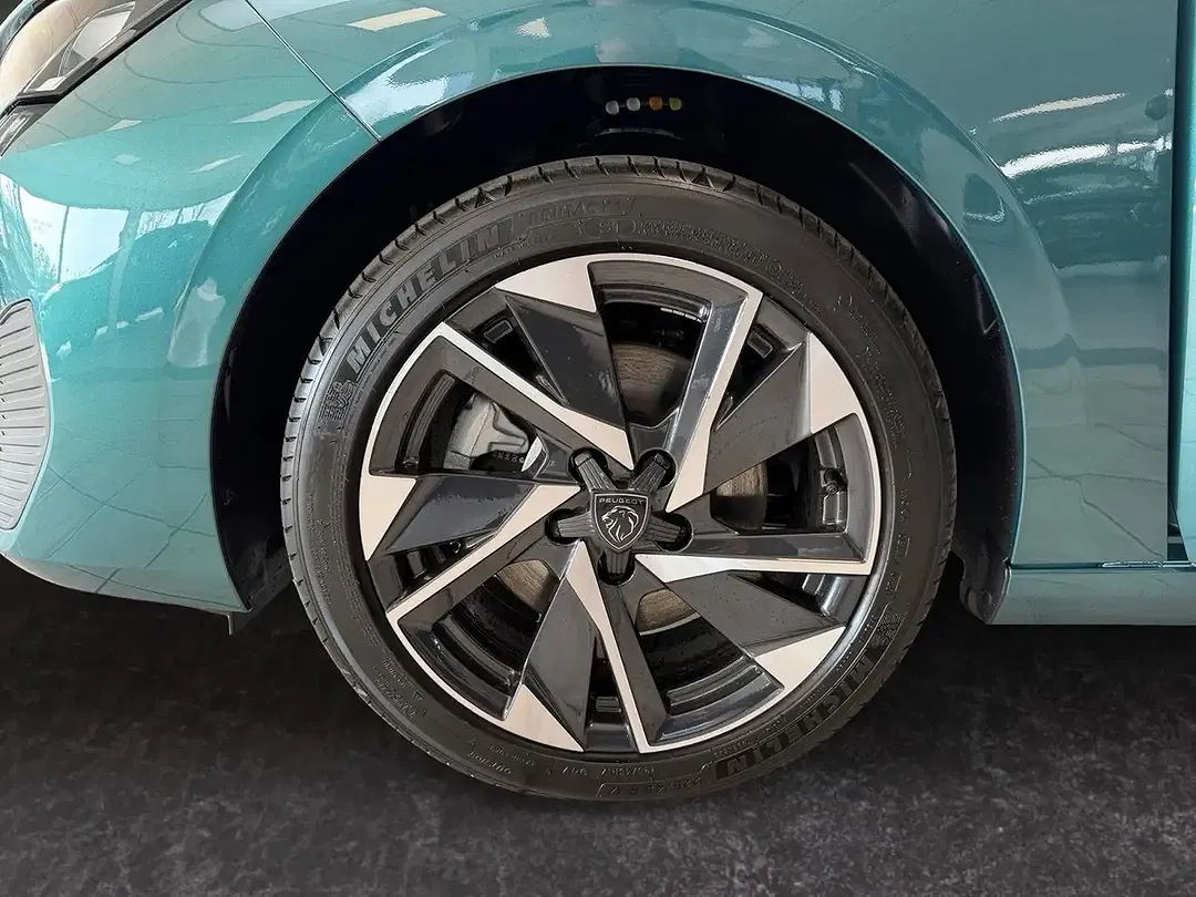 Peugeot 308 - Thumbnail 9
