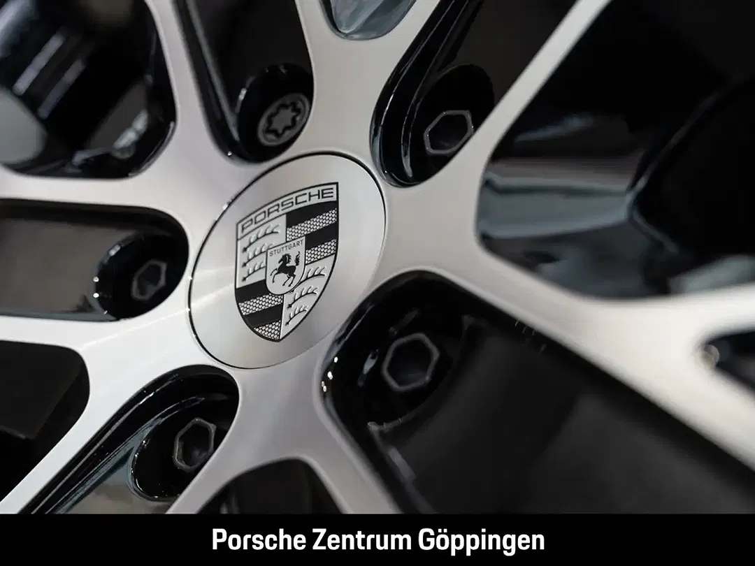 Porsche Macan - Thumbnail 9