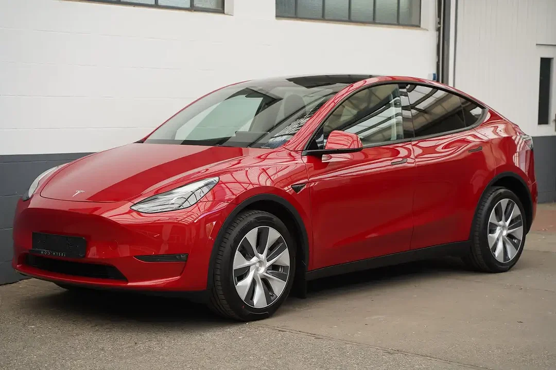 Tesla Model Y - Afbeelding 1