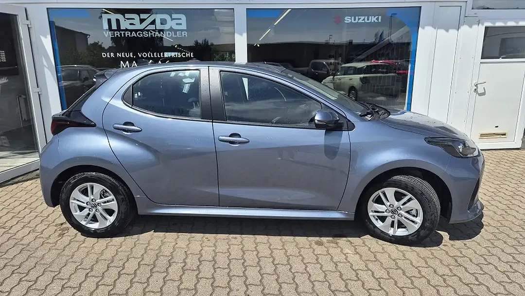 Mazda 2 - Thumbnail 3