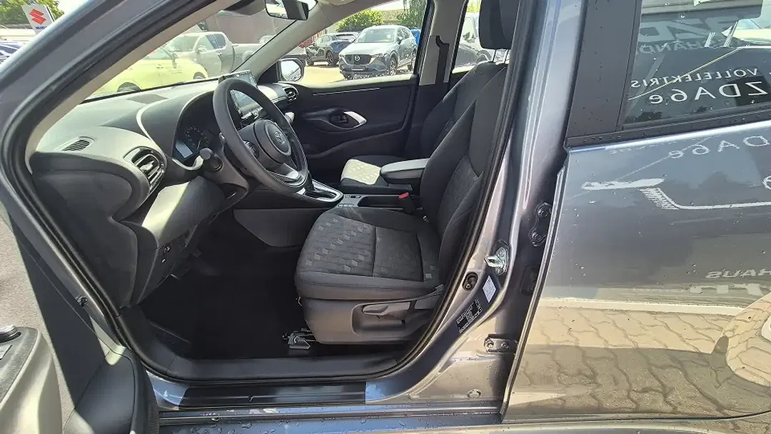 Mazda 2 - Thumbnail 6