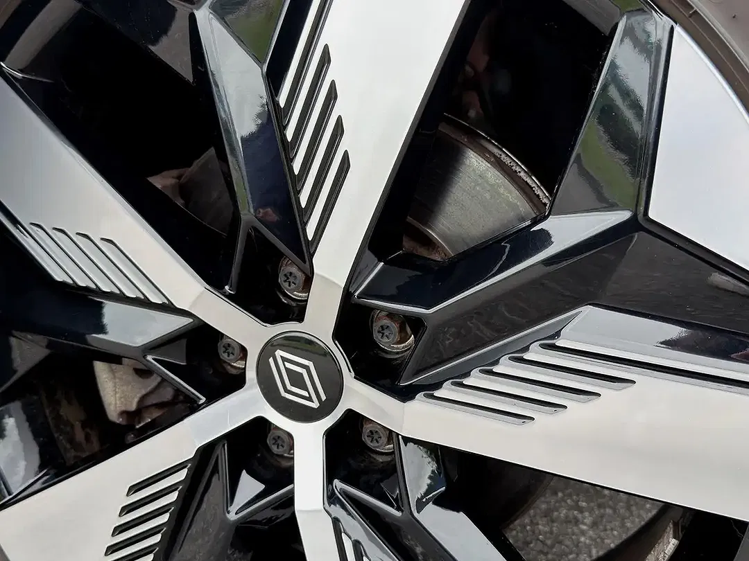 Renault Megane E-Tech - Thumbnail 6