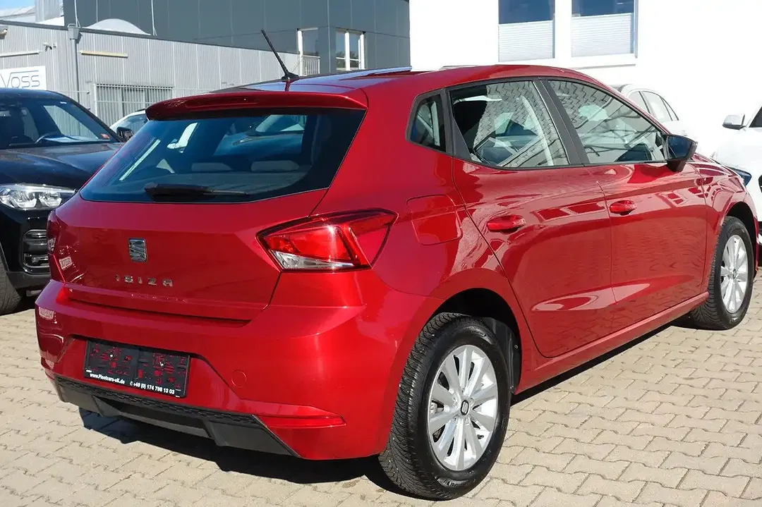 SEAT Ibiza - Thumbnail 3