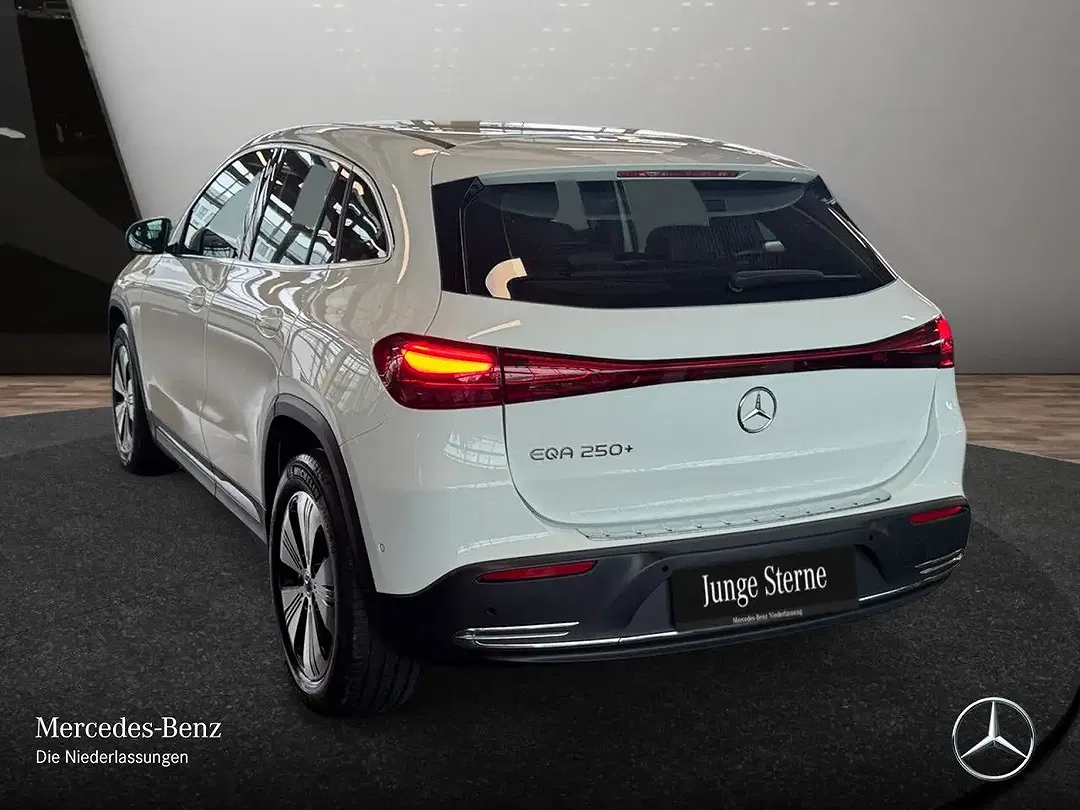 Mercedes-Benz EQA 250 - Thumbnail 9