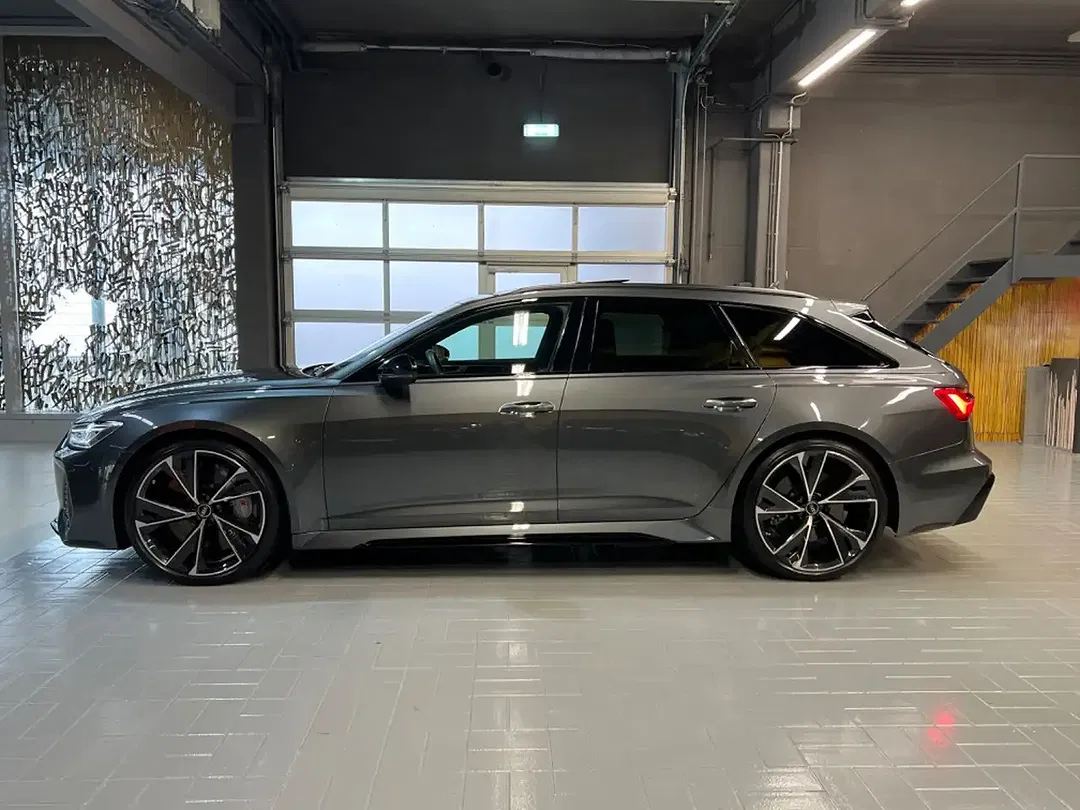 Audi RS6 - Thumbnail 4