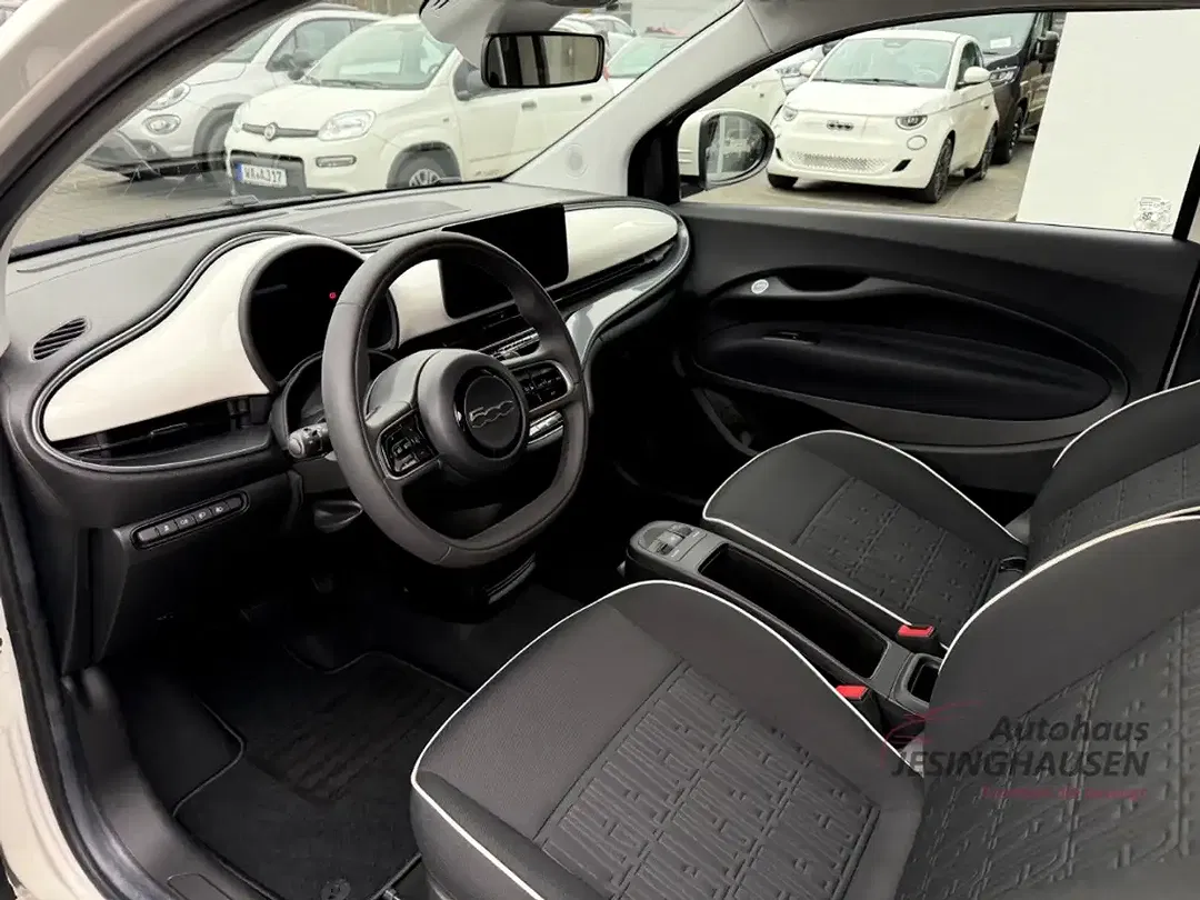 Fiat 500e - Thumbnail 10