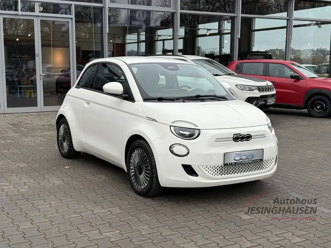 Fiat 500e - Thumbnail 3