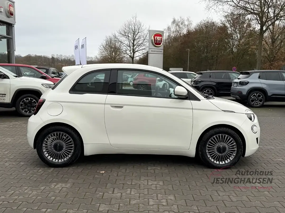 Fiat 500e - Thumbnail 4