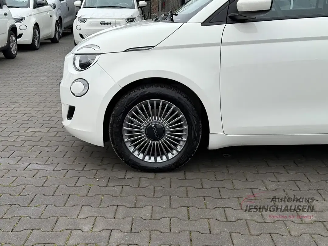 Fiat 500e - Thumbnail 9
