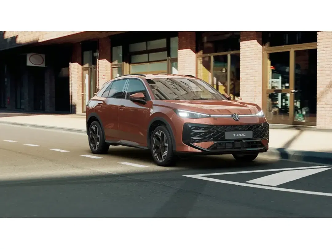 Volkswagen T-Roc - Thumbnail 2