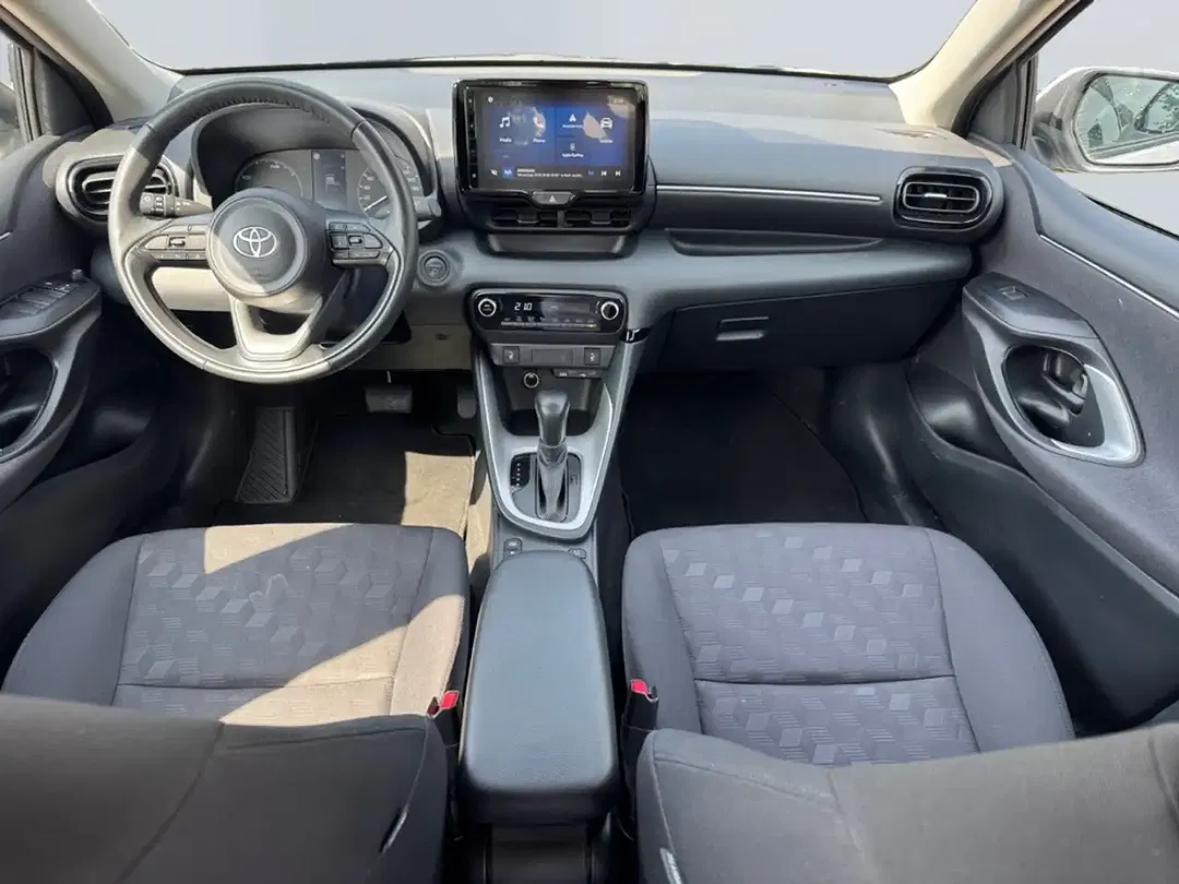 Toyota Yaris - Thumbnail 9