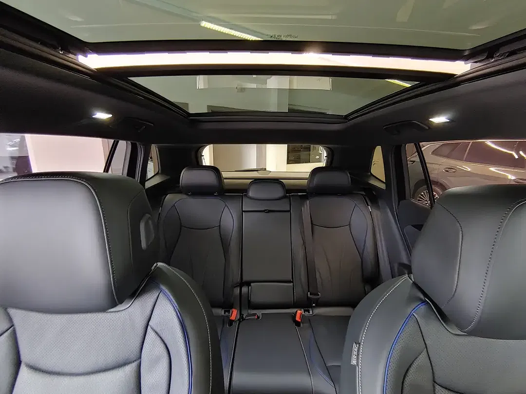 Volkswagen Tiguan - Thumbnail 15