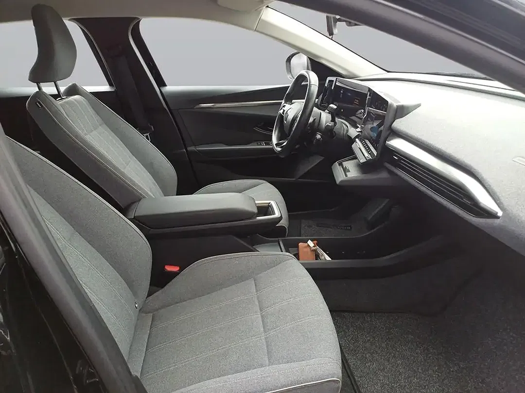 Renault Megane E-Tech - Thumbnail 8