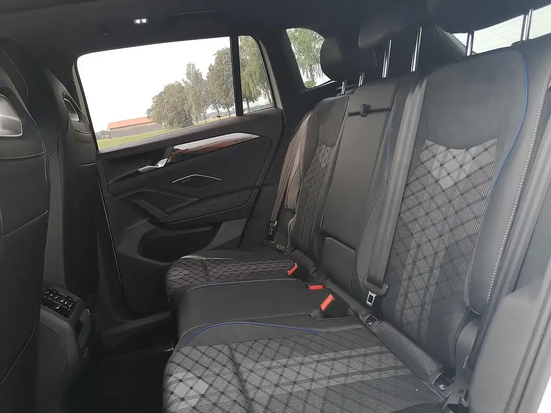 Volkswagen Tiguan - Thumbnail 10