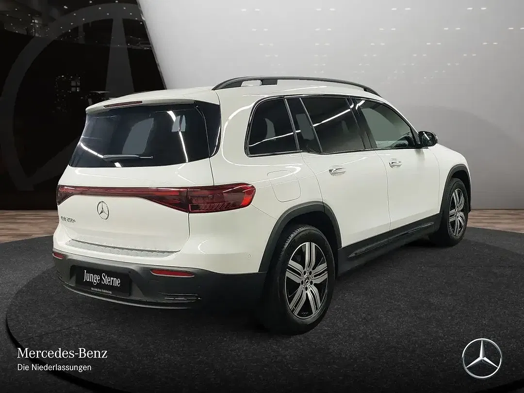 Mercedes-Benz EQB 250 - Thumbnail 7