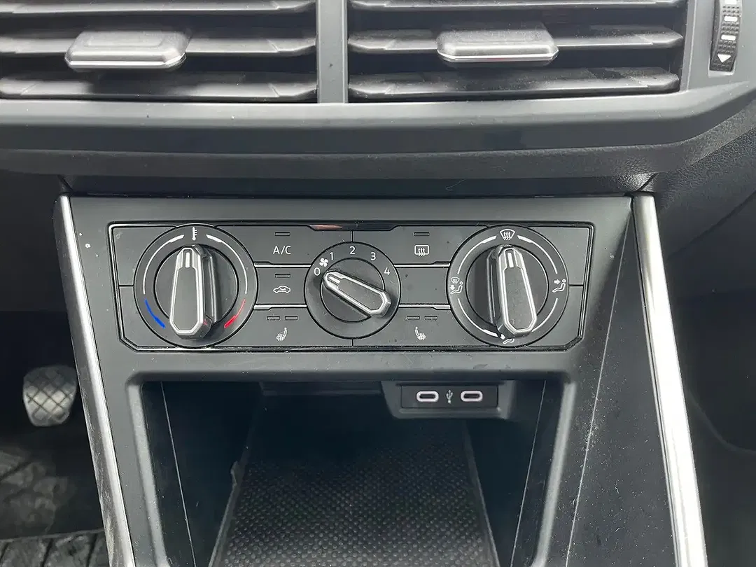 Volkswagen Polo - Thumbnail 12