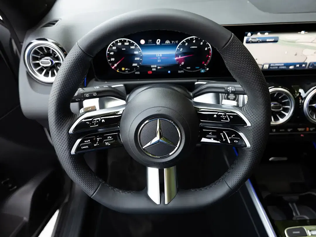 Mercedes-Benz GLB 250 - Thumbnail 9