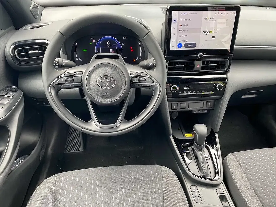 Toyota Yaris Cross - Thumbnail 9