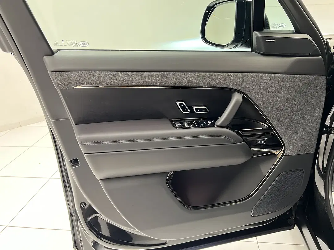 Land Rover Range Rover Sport - Thumbnail 12
